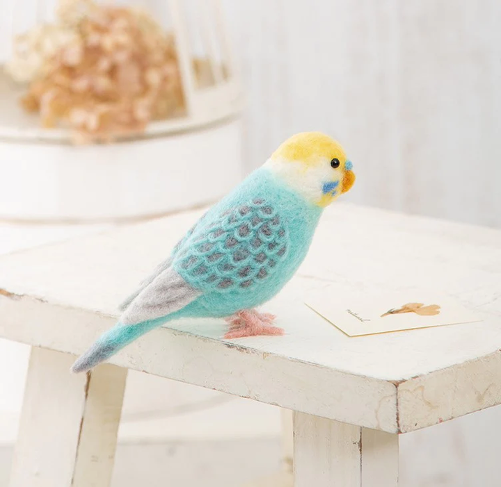 Hamanaka Aclaine Acrylic Fibre Needle Felting Kit - Parakeet (English translation included)