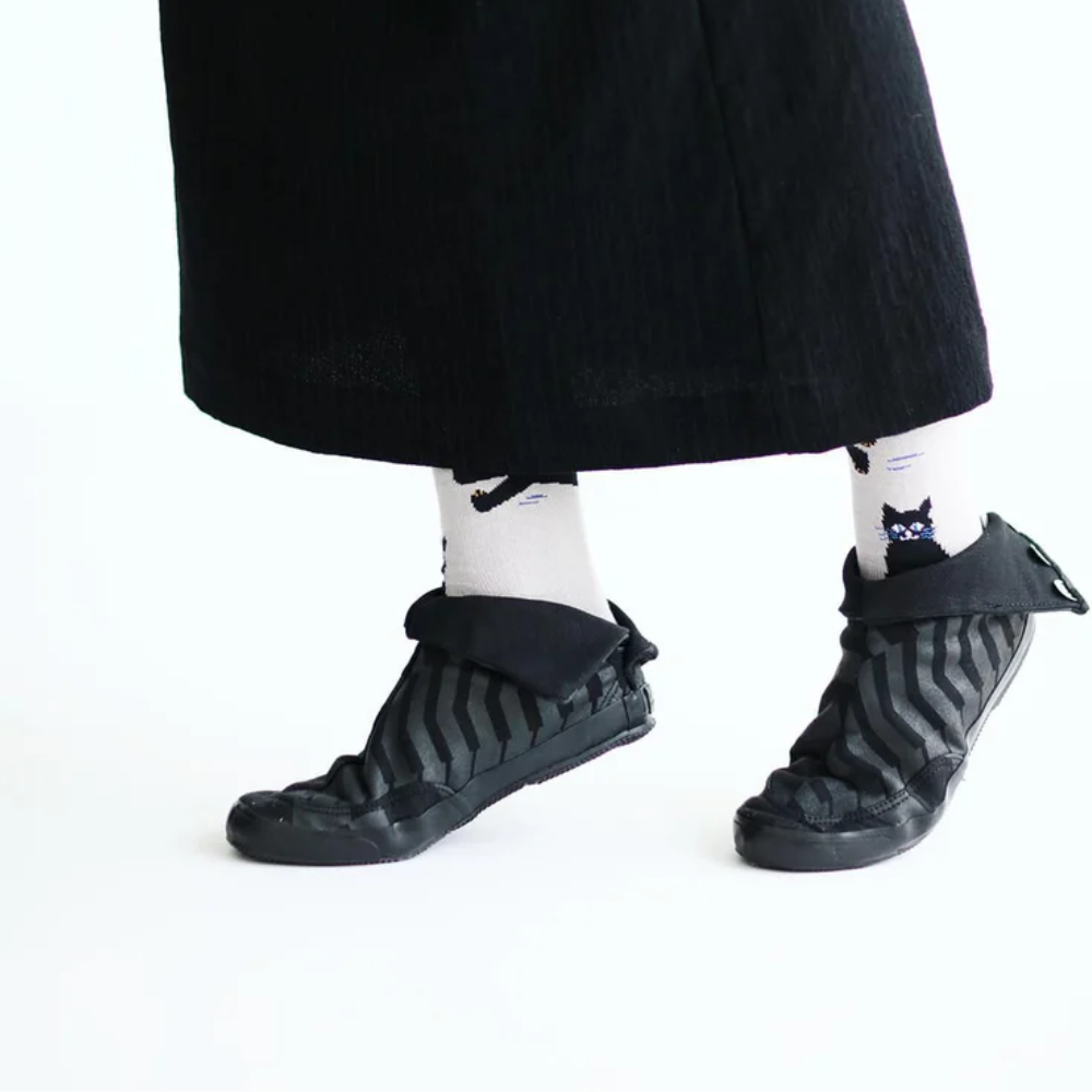 SOU.SOU Kyoto Socks - Round Toe Design - Black Cat (Size Options UK 4-10)