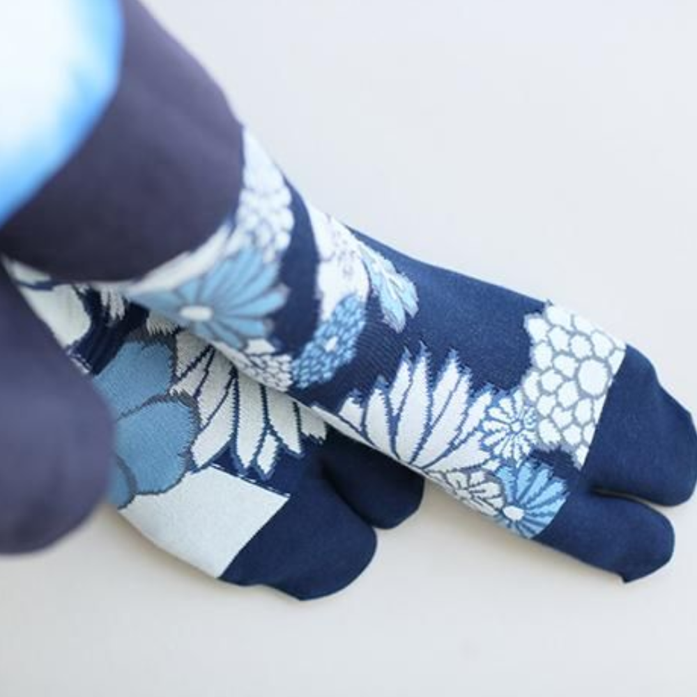 SOU.SOU Kyoto Tabi Socks - Split Toe Design - Blue Chrysanthemum (Size UK 4-6.5)