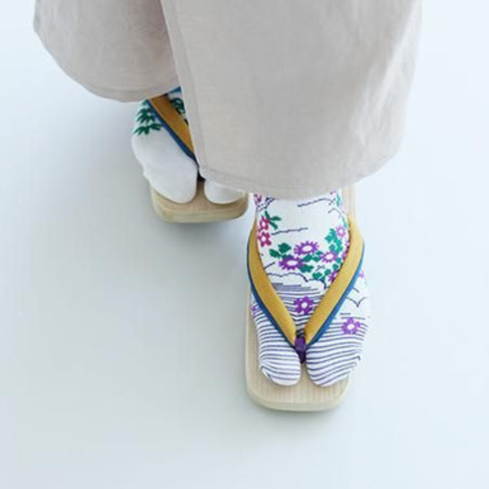 SOU.SOU Kyoto Tabi Low Cut Socks - Split Toe Design - "Cool" Floral Pattern (Size UK 4-6.5)