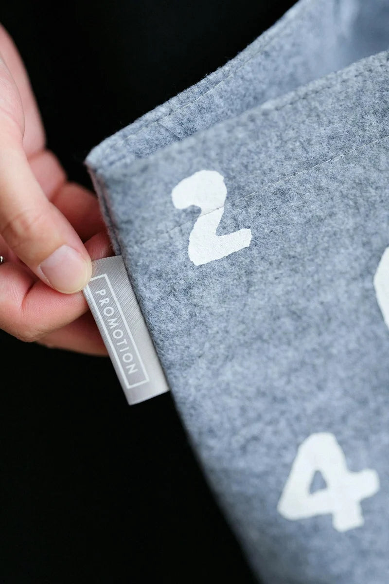 SOU.SOU Yousou Felt Tote Bag - "So-Su-U" Numbers - Grey