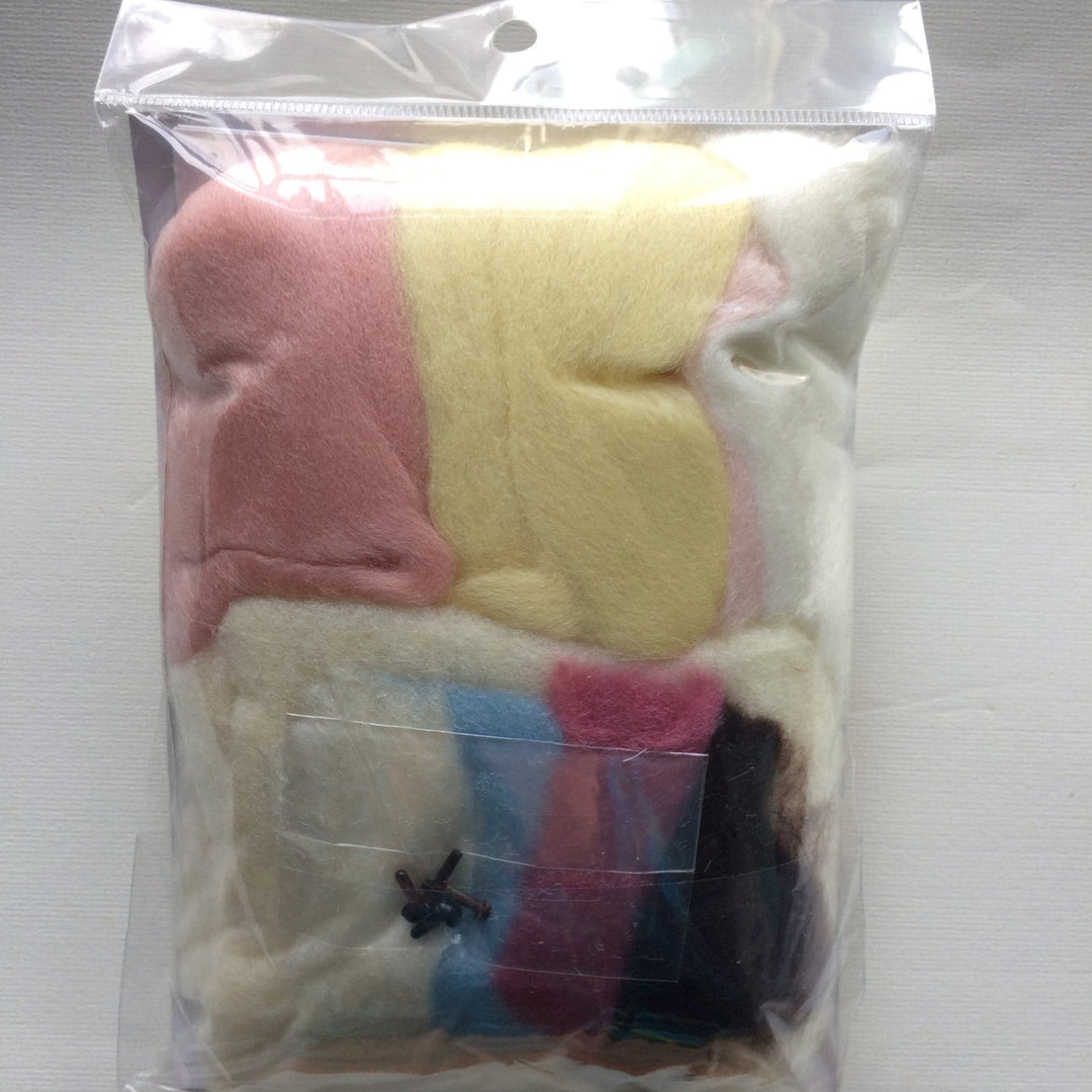 Japanese Hamanaka Needle Felting Kit - Bears with Hearts (English translation included)