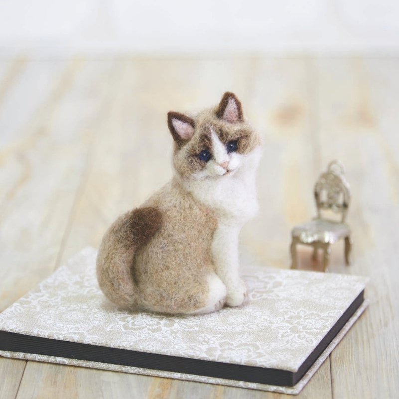 Japanese Hamanaka Needle Felting Kit - Ragdoll Cat. (English translation included / English video tutorial)